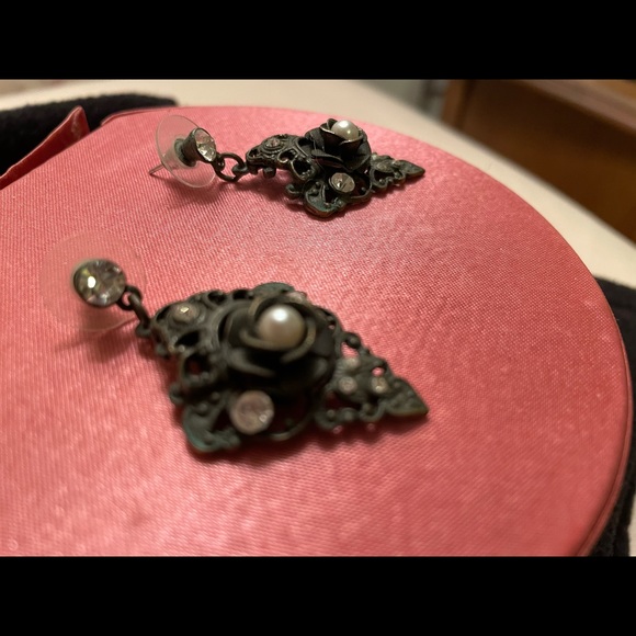 Gorgeous Vintage Earrings! - Picture 4 of 4